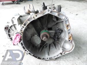 Gebruikte Versnellingsbak Mercedes Vito (638.1/2) 2.2 CDI 108 16V Prijs € 224,99 Margeregeling aangeboden door Autodemontage Aandijk