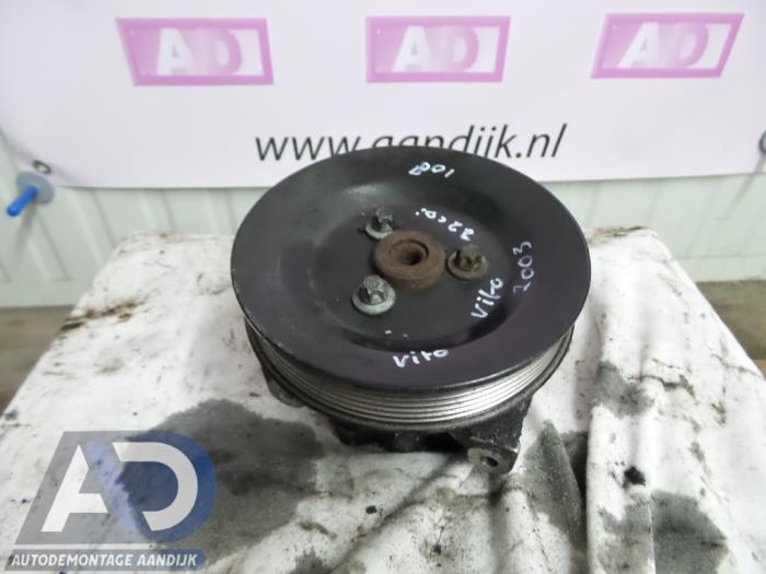 Gebruikte Stuurpomp Mercedes Vito (638.0) 2.2 CDI 108 16V Prijs € 49,99 Margeregeling aangeboden door Autodemontage Aandijk
