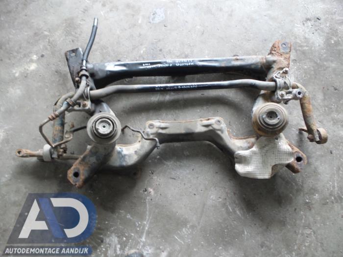 Gebruikte Subframe Mercedes E Combi (S211) 3.0 E-320 CDI V6 24V Prijs € 100,00 Margeregeling aangeboden door Autodemontage Aandijk