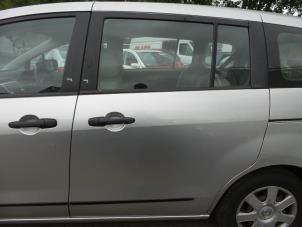 Gebruikte Schuifdeur links Mazda 5 (CR19) 1.8i 16V Prijs € 150,00 Margeregeling aangeboden door Autodemontage Aandijk