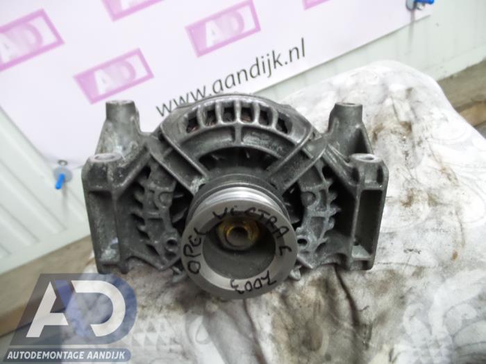 Gebruikte Dynamo Opel Vectra C GTS 2.2 16V Prijs € 39,99 Margeregeling aangeboden door Autodemontage Aandijk