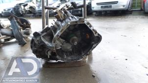 Gebruikte Versnellingsbak Mercedes Vito (638.0) 2.2 CDI 108 16V Prijs € 224,99 Margeregeling aangeboden door Autodemontage Aandijk