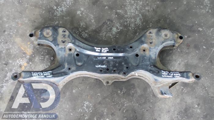 Gebruikte Subframe Toyota Corolla (E12) 1.8 16V TS VVT-i Prijs op aanvraag aangeboden door Autodemontage Aandijk