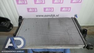 Gebruikte Radiateur Toyota Corolla Verso (R10/11) 2.2 D-4D 16V Prijs € 39,99 Margeregeling aangeboden door Autodemontage Aandijk