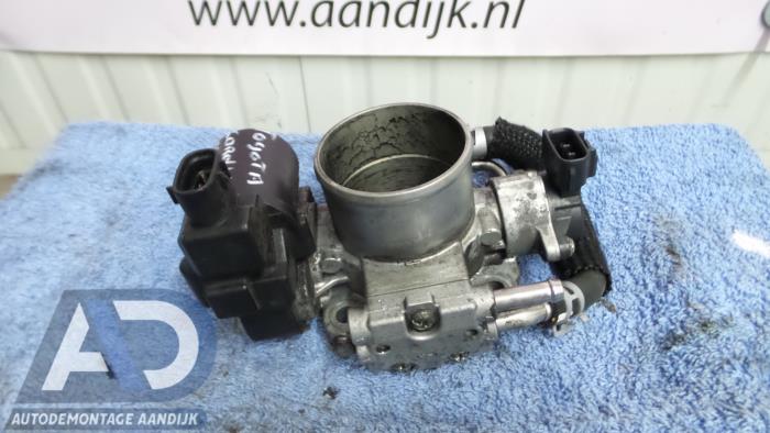 Gebruikte Gasklephuis Toyota Corolla Verso (R10/11) 2.2 D-4D 16V Prijs € 49,99 Margeregeling aangeboden door Autodemontage Aandijk