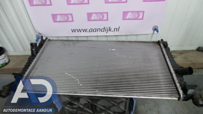 Gebruikte Radiateur Ford Focus 2 Wagon 1.6 16V Prijs € 34,99 Margeregeling aangeboden door Autodemontage Aandijk