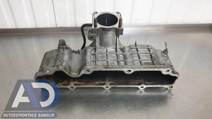 Gebruikte Inlaatspruitstuk Toyota Corolla Verso (R10/11) 2.2 D-4D 16V Prijs € 44,99 Margeregeling aangeboden door Autodemontage Aandijk
