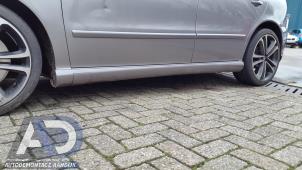 Gebruikte Zijskirt links Seat Leon (1M1) 1.8 20V Turbo Prijs € 74,99 Margeregeling aangeboden door Autodemontage Aandijk