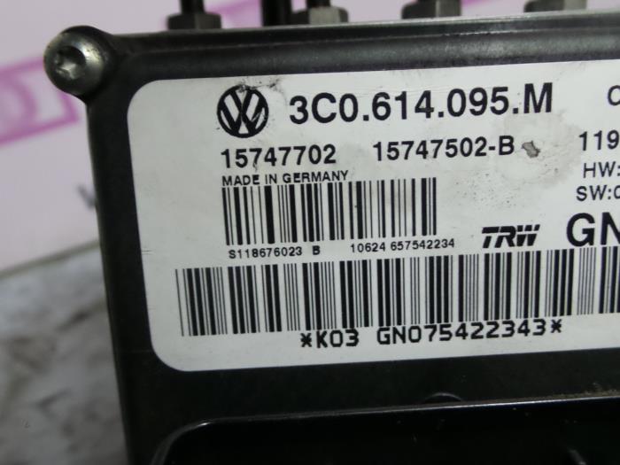 ABS Pomp van een Volkswagen Passat (3C2) 1.9 TDI 2007