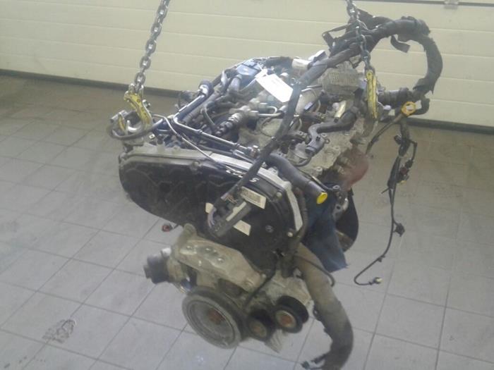 Motor van een Opel Insignia 2.0 CDTI 16V 140 ecoFLEX 2013