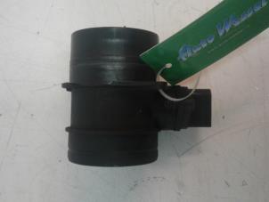 Gebruikte Luchthoeveelheidsmeter Volkswagen Touran (1T1/T2) 2.0 TDI 16V 140 Prijs € 49,00 Margeregeling aangeboden door Wessel Parts & Service B.V.