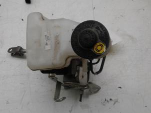 Gebruikte Hoofdremcilinder Lexus IS (E3) 300h 2.5 16V Prijs € 259,00 Margeregeling aangeboden door Wessel Parts & Service B.V.