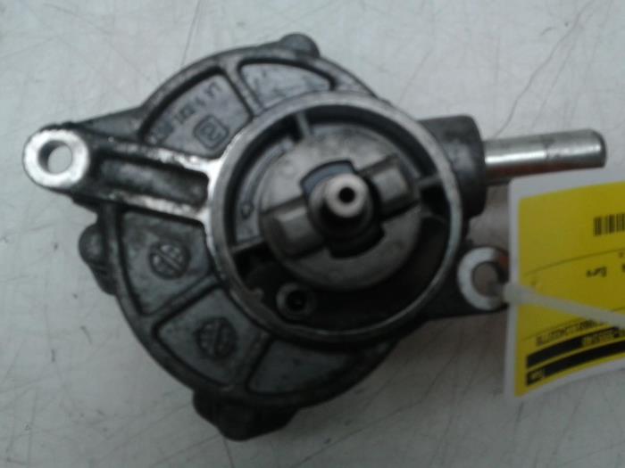 Gebruikte Vacuumpomp Rembekrachtiging Mercedes Vito (639.7) 2.2 109 CDI 16V Prijs € 78,75 Margeregeling aangeboden door Wessel Parts & Service B.V.