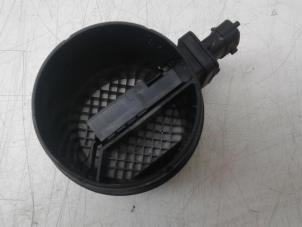 Gebruikte Luchthoeveelheidsmeter Iveco New Daily VI 33S15, 35C15, 35S15 Prijs € 75,00 Margeregeling aangeboden door Wessel Parts & Service B.V.