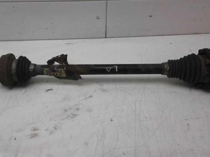 Gebruikte Steekas links-achter Volkswagen Tiguan (5N1/2) 2.0 TDI DRF 16V 4Motion Prijs € 36,75 Margeregeling aangeboden door Wessel Parts & Service B.V.