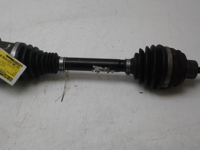Gebruikte Steekas links-voor Audi A5 Cabrio (8F7) 2.0 TDI 16V Prijs op aanvraag aangeboden door Wessel Parts & Service B.V.