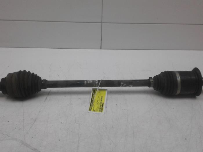 Gebruikte Aandrijfas rechts-achter BMW 1 serie (F20) 116d 1.5 12V TwinPower Prijs € 73,50 Margeregeling aangeboden door Wessel Parts & Service B.V.