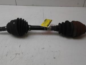 Gebruikte Aandrijfas links-voor Opel Astra G (F67) Prijs € 49,00 Margeregeling aangeboden door Wessel Parts & Service B.V.