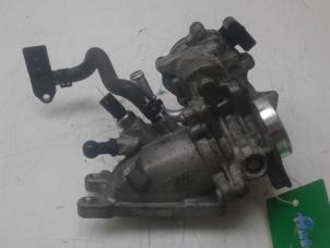 Gebruikte Gasklephuis Audi Q3 (8UB/8UG) 2.0 TDI 16V 150 Quattro Prijs € 89,00 Margeregeling aangeboden door Wessel Parts & Service B.V.