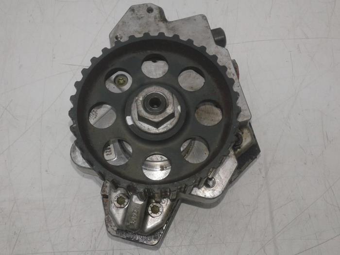 Gebruikte Dieselpomp Volkswagen Crafter 2.5 TDI 30/35/50 Prijs € 261,45 Margeregeling aangeboden door Wessel Parts & Service B.V.