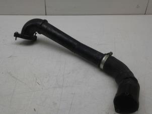 Gebruikte Intercooler Slang Audi Q2 (GAB/GAG) 1.6 30 TDI 16V Prijs € 59,00 Margeregeling aangeboden door Wessel Parts & Service B.V.