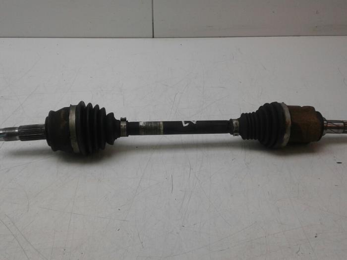 Gebruikte Steekas links-voor Opel Corsa E 1.3 CDTi 16V ecoFLEX Prijs € 42,00 Margeregeling aangeboden door Wessel Parts & Service B.V.