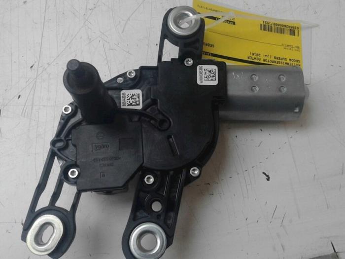 SKODA Superb 3 generation (2015-2023) Bagāžas nodalījuma loga tīrītāja motorīts 5F4955711 17336852