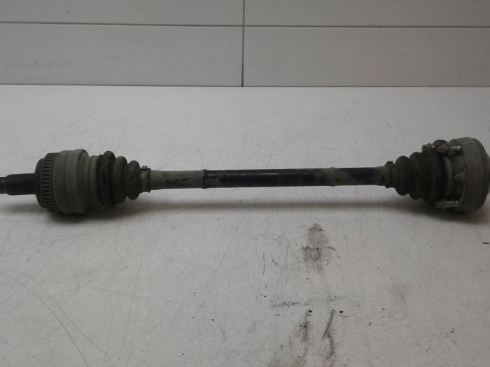 Gebruikte Steekas rechts-achter BMW 3 serie (E90) 318d 16V Prijs € 42,00 Margeregeling aangeboden door Wessel Parts & Service B.V.