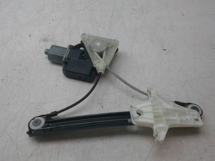 VOLKSWAGEN Polo 5 generation (2009-2017) Front Right Door Window Control Motor 6R0959812F 14602684