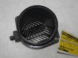 Gebruikte Luchthoeveelheidsmeter Volkswagen Crafter 2.0 TDI 16V Prijs € 45,00 Margeregeling aangeboden door Wessel Parts & Service B.V.