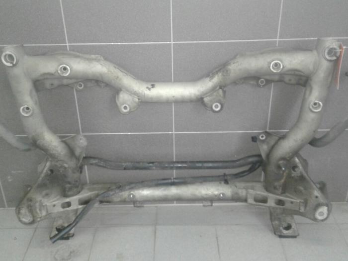 Gebruikte Subframe Mercedes E (W212) E-220 CDI 16V BlueTEC Prijs € 208,95 Margeregeling aangeboden door Wessel Parts & Service B.V.