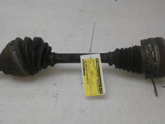 Gebruikte Aandrijfas links-voor Volkswagen Tiguan (5N1/2) 2.0 TDI 16V Blue Motion Prijs op aanvraag aangeboden door Wessel Parts & Service B.V.