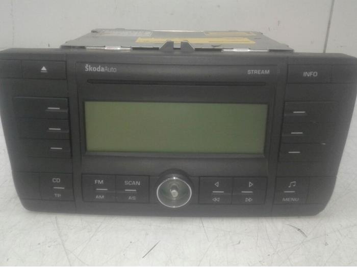 Radio CD player - a27d40ae-ba21-4acd-8e8f-b65a8c291cdf.jpg