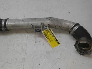 Gebruikte Intercooler Slang Mercedes C (W205) C-220 2.2 CDI BlueTEC, C-220 d 16V Prijs € 69,00 Margeregeling aangeboden door Wessel Parts & Service B.V.