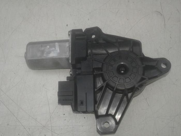 MERCEDES-BENZ A-Class W176 (2012-2018) Front Right Door Window Control Motor 2469063200 14602895