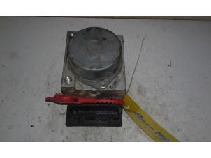 Gebruikte ABS Pomp Renault Megane II (BM/CM) 1.5 dCi 85 Prijs € 39,00 Margeregeling aangeboden door Wessel Parts & Service B.V.