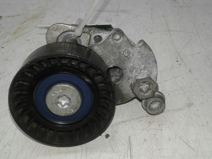 Gebruikte Spanrol Multiriem Audi A1 (8X1/8XK) 1.0 TFSI 12V Prijs € 40,95 Margeregeling aangeboden door Wessel Parts & Service B.V.