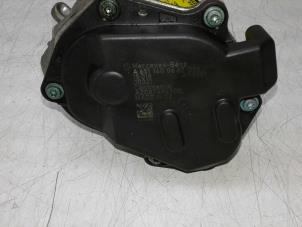 Gebruikte Gasklephuis Mercedes SLK (R172) 2.1 250 CDI, 250d 16V Prijs € 75,00 Margeregeling aangeboden door Wessel Parts & Service B.V.