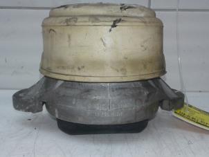 Gebruikte Motorrubber Mercedes E Estate (S212) E-350 CDI BlueTEC 3.0 V6 24V 4-Matic Prijs € 59,00 Margeregeling aangeboden door Wessel Parts & Service B.V.