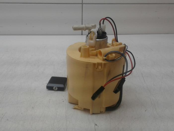 Gebruikte Tank element Pomp Mercedes E Estate (S212) E-350 CDI BlueTEC 3.0 V6 24V 4-Matic Prijs € 49,35 Margeregeling aangeboden door Wessel Parts & Service B.V.
