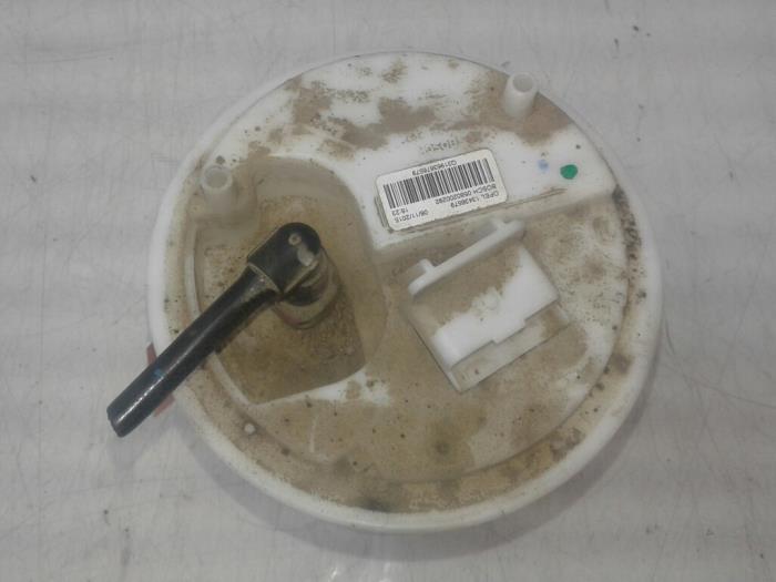 Gebruikte Tank element Pomp Opel Corsa E 1.4 16V Bi-Fuel Prijs € 78,75 Margeregeling aangeboden door Wessel Parts & Service B.V.