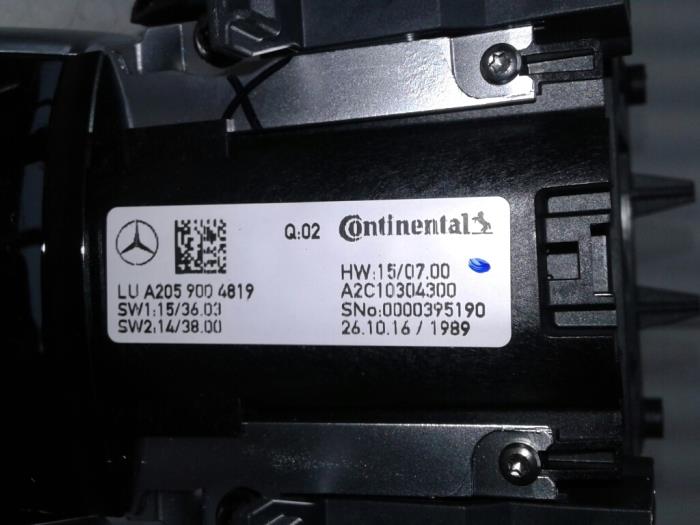 Navigatie bedienings paneel van een Mercedes-Benz V (447.8) 2.1 250 BlueTEC, 250 d 16V 2016
