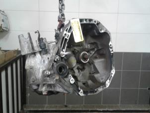 Gebruikte Versnellingsbak Renault Kangoo Express (FC) 1.5 dCi 85 Prijs € 399,00 Margeregeling aangeboden door Wessel Parts & Service B.V.