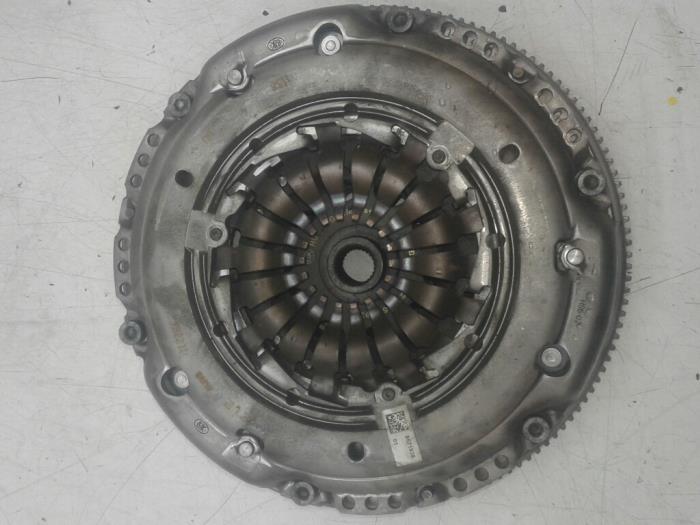 Gebruikte Vliegwiel Mini Mini (F55) 1.2 12V One Prijs € 288,75 Margeregeling aangeboden door Wessel Parts & Service B.V.