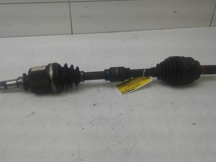 Gebruikte Steekas links-voor Mazda 3 (BK12) 1.6i 16V Prijs € 40,95 Margeregeling aangeboden door Wessel Parts & Service B.V.