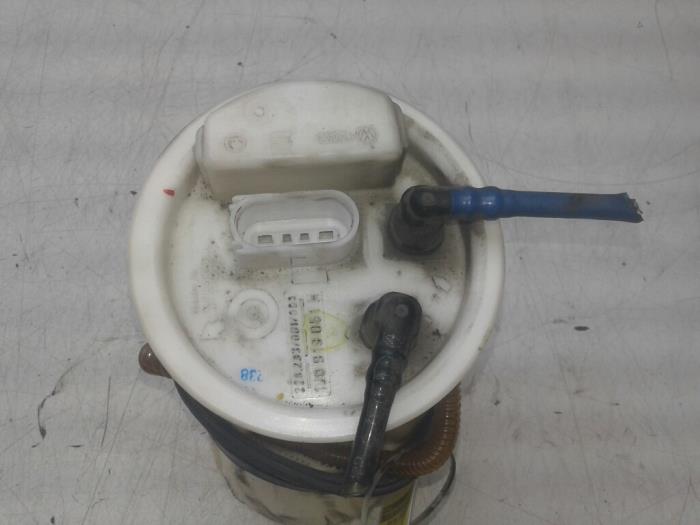 Gebruikte Tank element Pomp Volkswagen Bora Variant (1J6) 2.0 Prijs € 51,45 Margeregeling aangeboden door Wessel Parts & Service B.V.