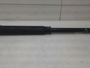 Gebruikte Schokdemper links-achter Ford Fiesta 7 1.0 EcoBoost 12V 100 Prijs € 50,00 Margeregeling aangeboden door Wessel Parts & Service B.V.