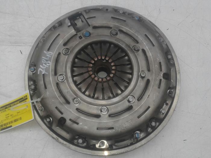 Gebruikte Vliegwiel Mini Mini (R56) 1.6 One D 16V Prijs € 261,45 Margeregeling aangeboden door Wessel Parts & Service B.V.