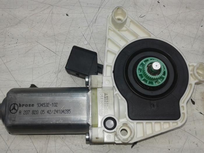 MERCEDES-BENZ E-Class W212/S212/C207/A207 (2009-2016) Front Right Door Window Control Motor A2078200542 14603171