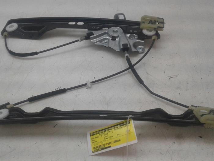 OPEL Zafira 1 generation (2000-2007) Moteur de commande de vitre de porte avant droite 915367104 14603229